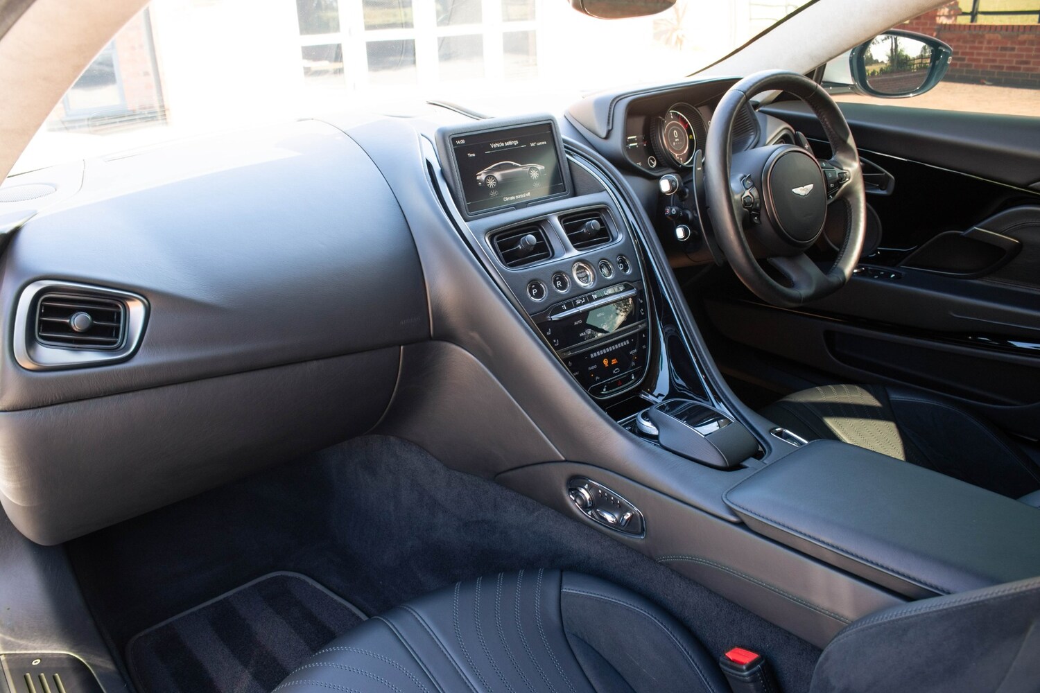 Used Aston Martin DB11 2020 for sale - 75955187: Photo 15