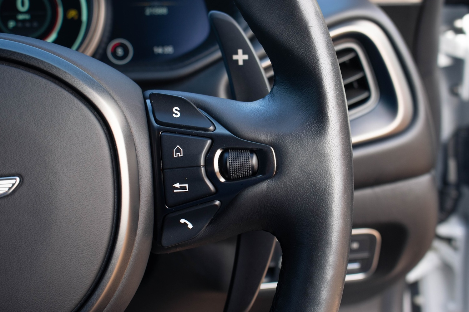 Used Aston Martin DB11 2020 for sale - 75955187: Photo 25