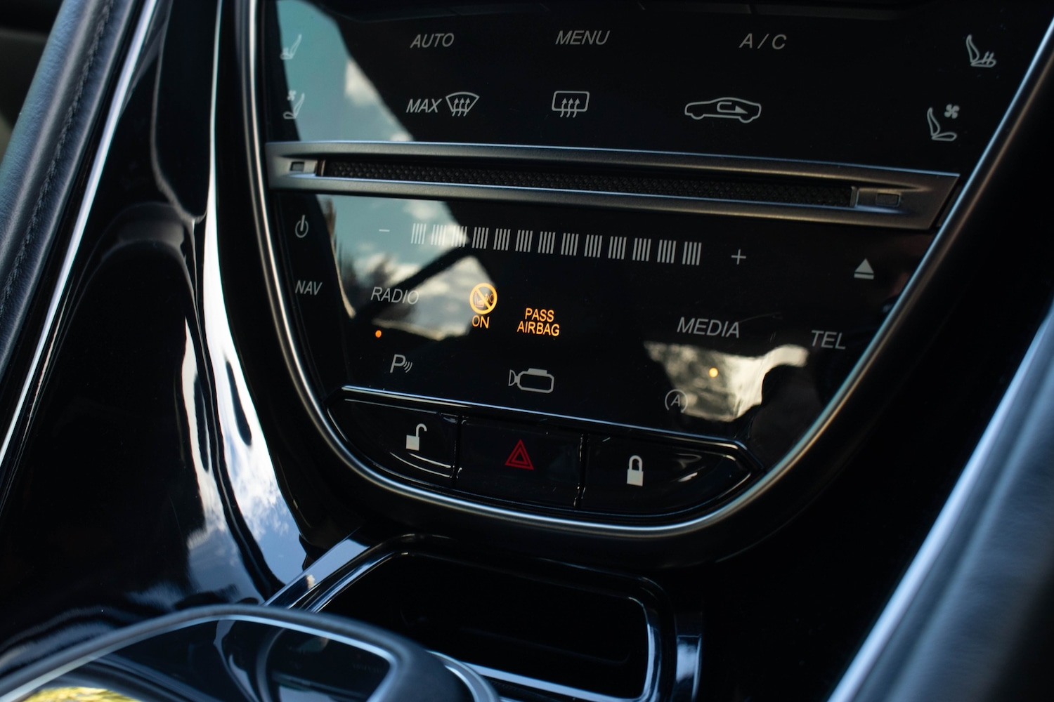 Used Aston Martin DB11 2020 for sale - 75955187: Photo 27