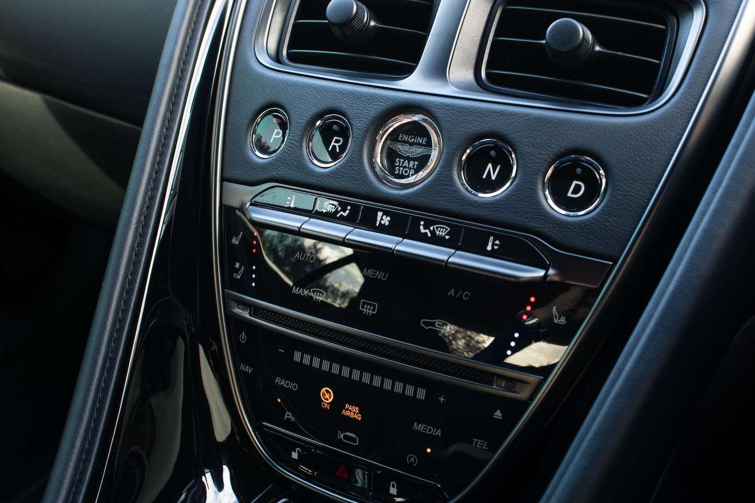 Used Aston Martin DB11 2020 for sale - 75955187: Photo 28