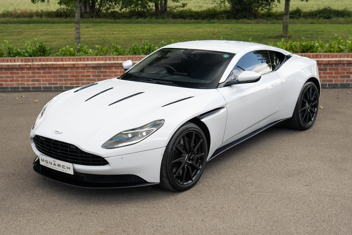 Used Aston Martin DB11 2020 for sale - 75955187: Photo 3