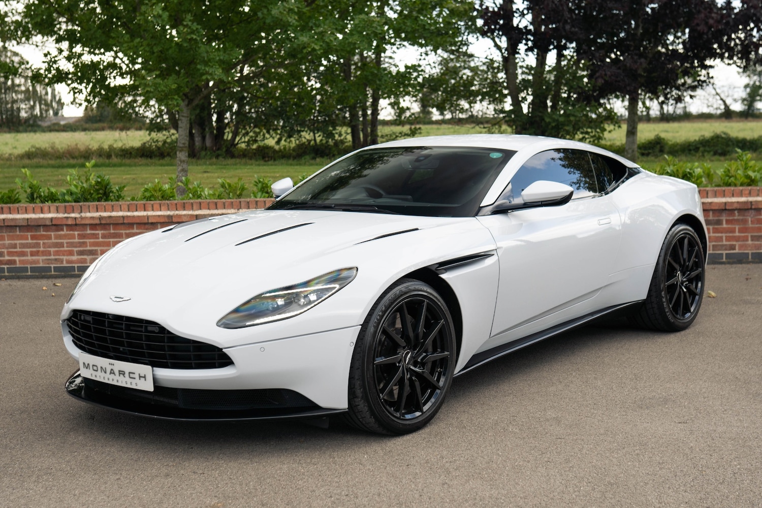 Used Aston Martin DB11 2020 for sale - 75955187: Photo 5