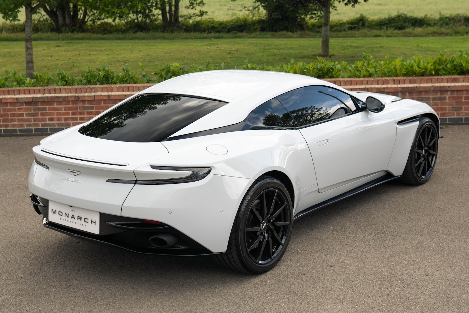 Used Aston Martin DB11 2020 for sale - 75955187: Photo 6