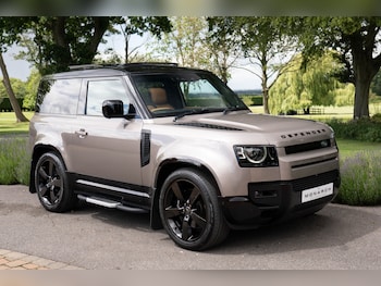 Used Land Rover Defender 2023 for sale - 78849529: Photo