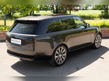 Used Land Rover Range Rover 2024 for sale - 79010607: Photo