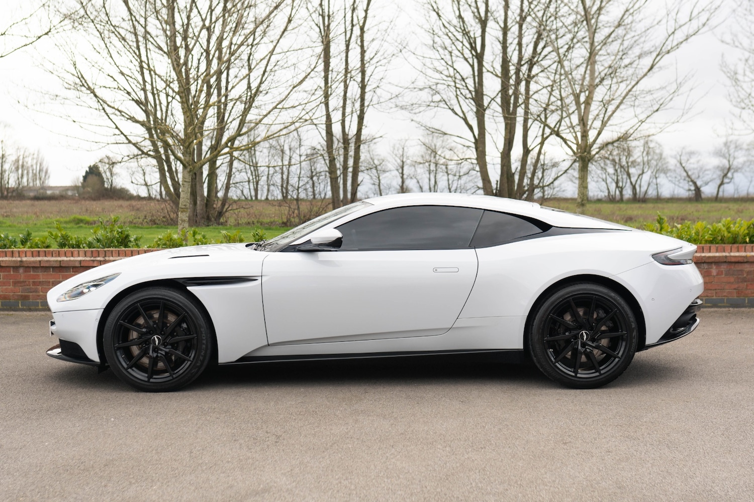 Used Aston Martin DB11 2020 for sale - 77848603: Photo 11