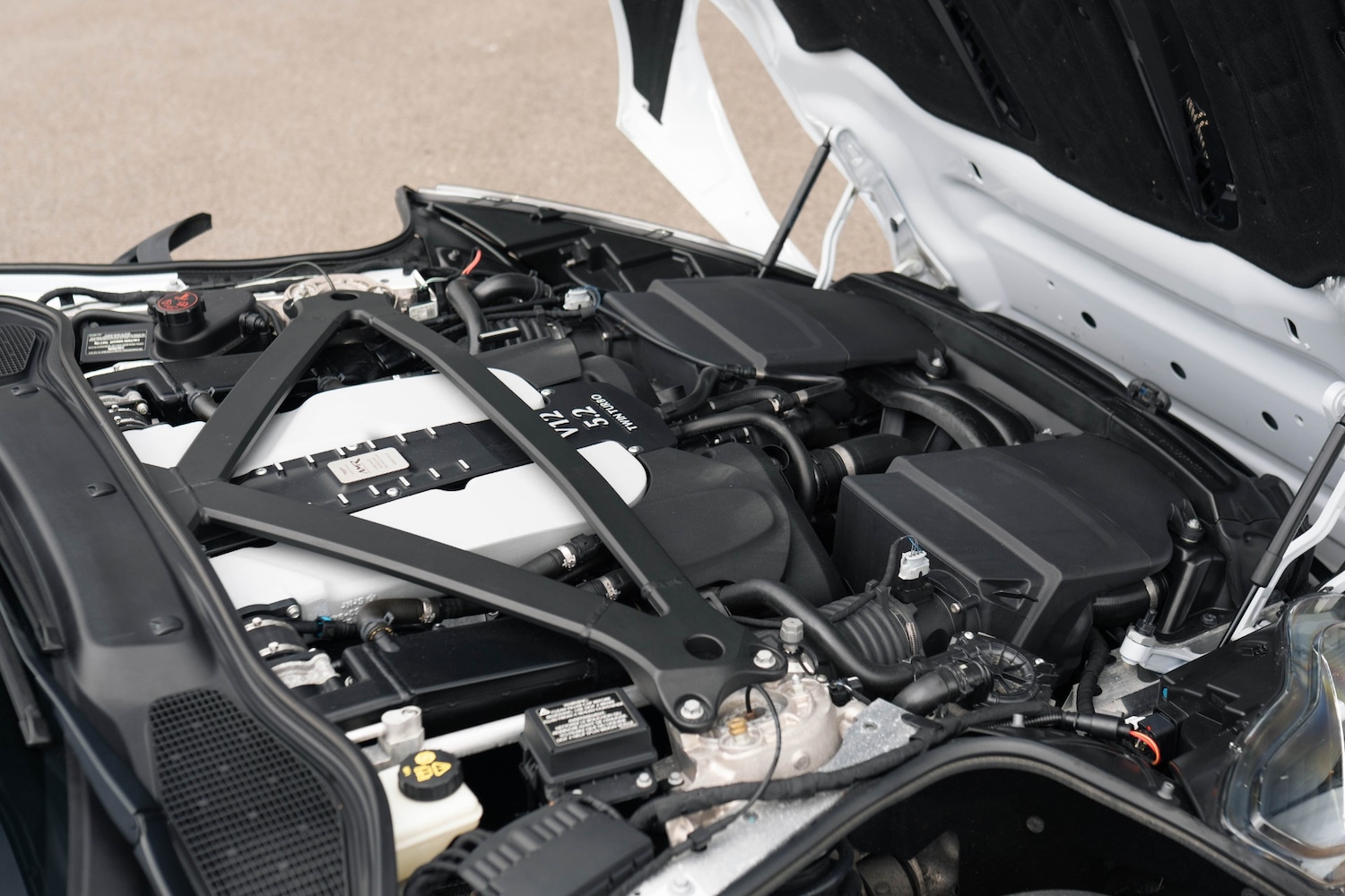 Used Aston Martin DB11 2020 for sale - 77848603: Photo 16