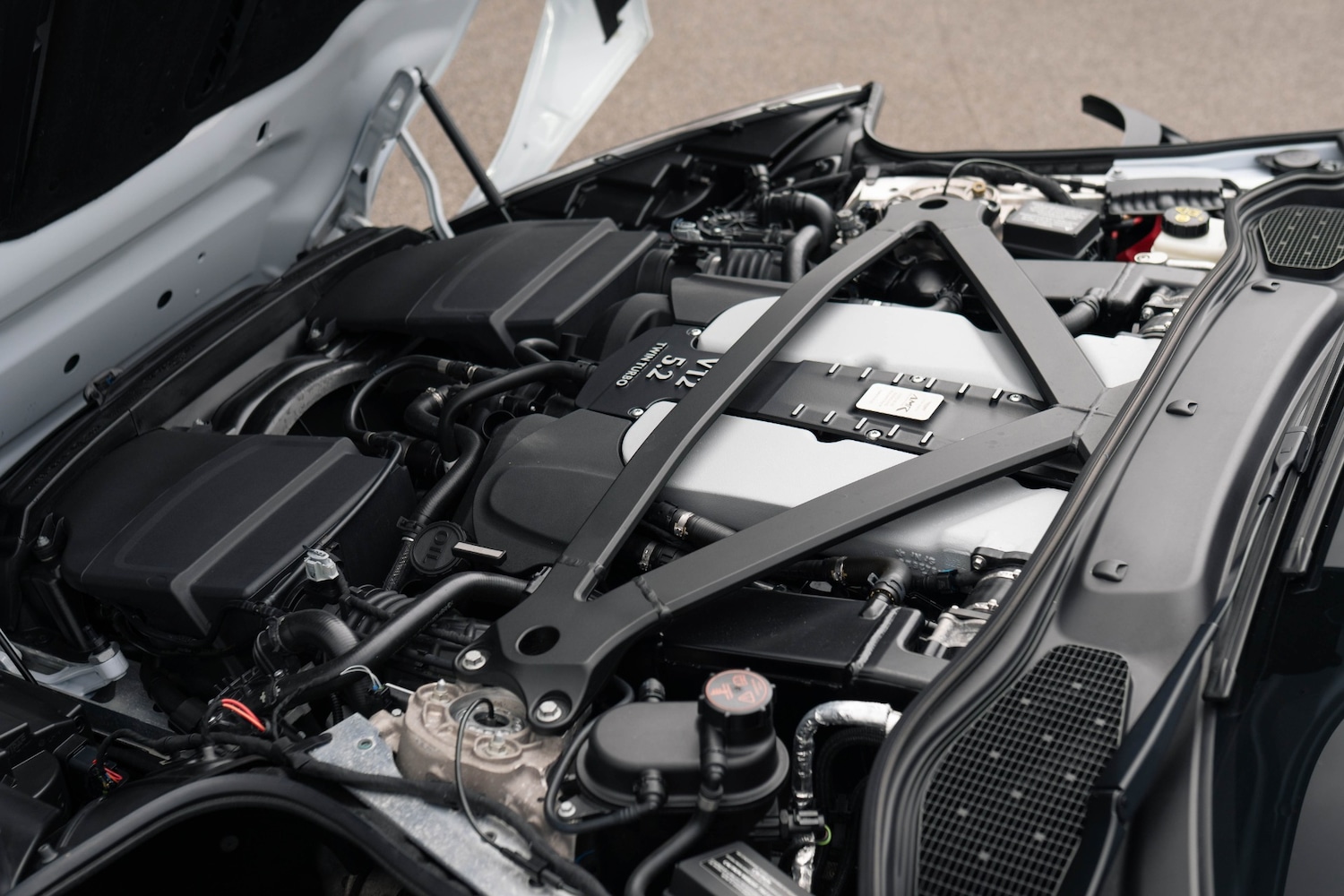 Used Aston Martin DB11 2020 for sale - 77848603: Photo 17