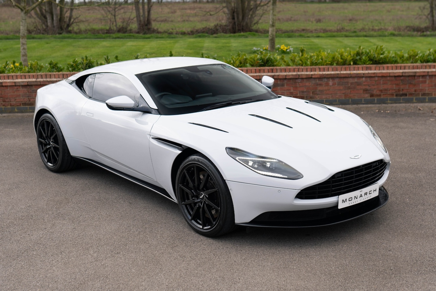 Used Aston Martin DB11 2020 for sale - 77848603: Photo 2