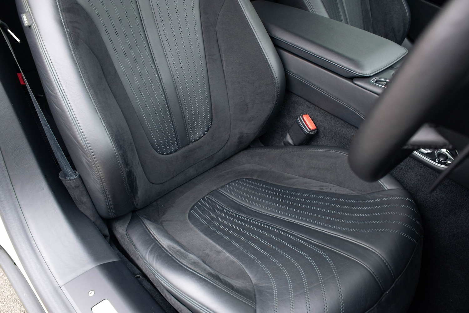 Used Aston Martin DB11 2020 for sale - 77848603: Photo 25