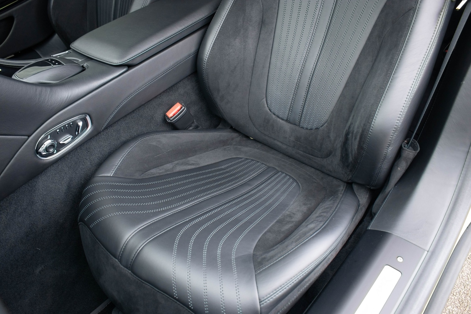 Used Aston Martin DB11 2020 for sale - 77848603: Photo 27