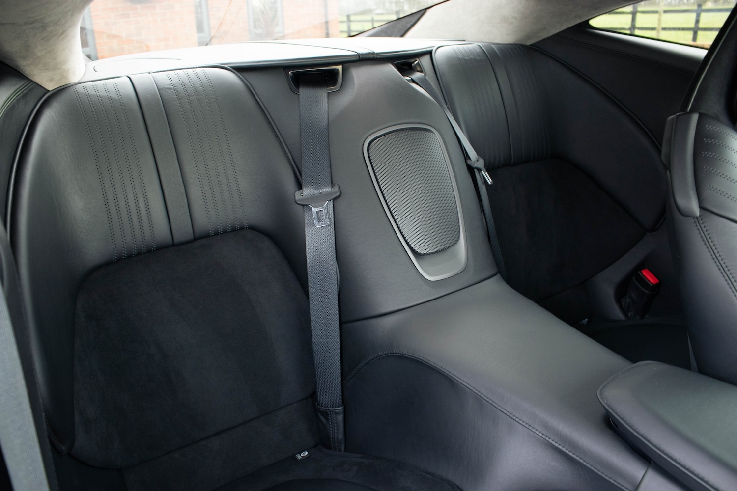 Used Aston Martin DB11 2020 for sale - 77848603: Photo 28