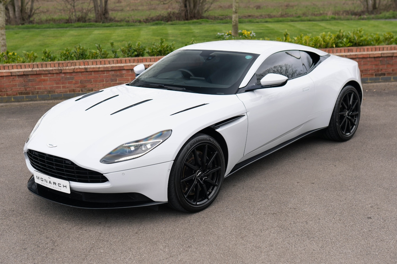 Used Aston Martin DB11 2020 for sale - 77848603: Photo 3