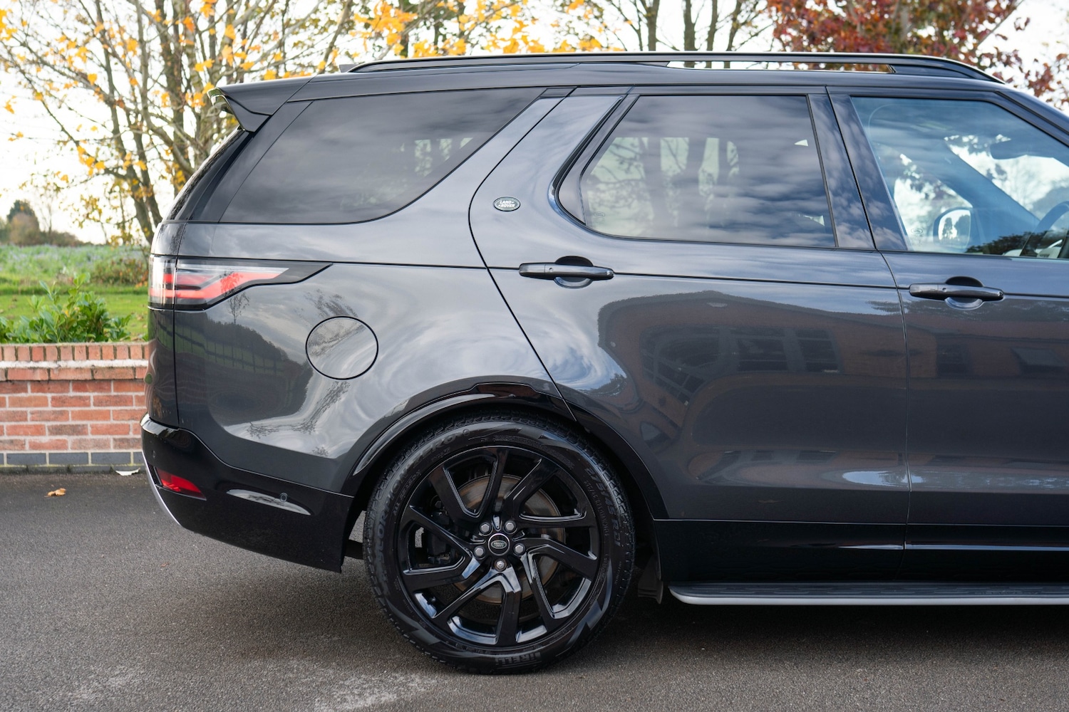 Used Land Rover Discovery 2023 for sale - 76491062: Photo 11