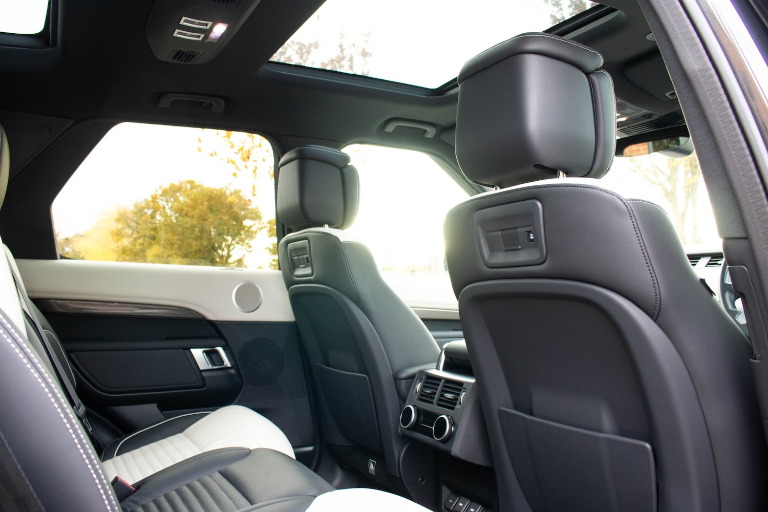 Used Land Rover Discovery 2023 for sale - 76491062: Photo 21