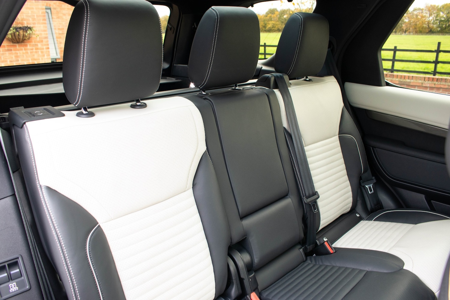 Used Land Rover Discovery 2023 for sale - 76491062: Photo 22