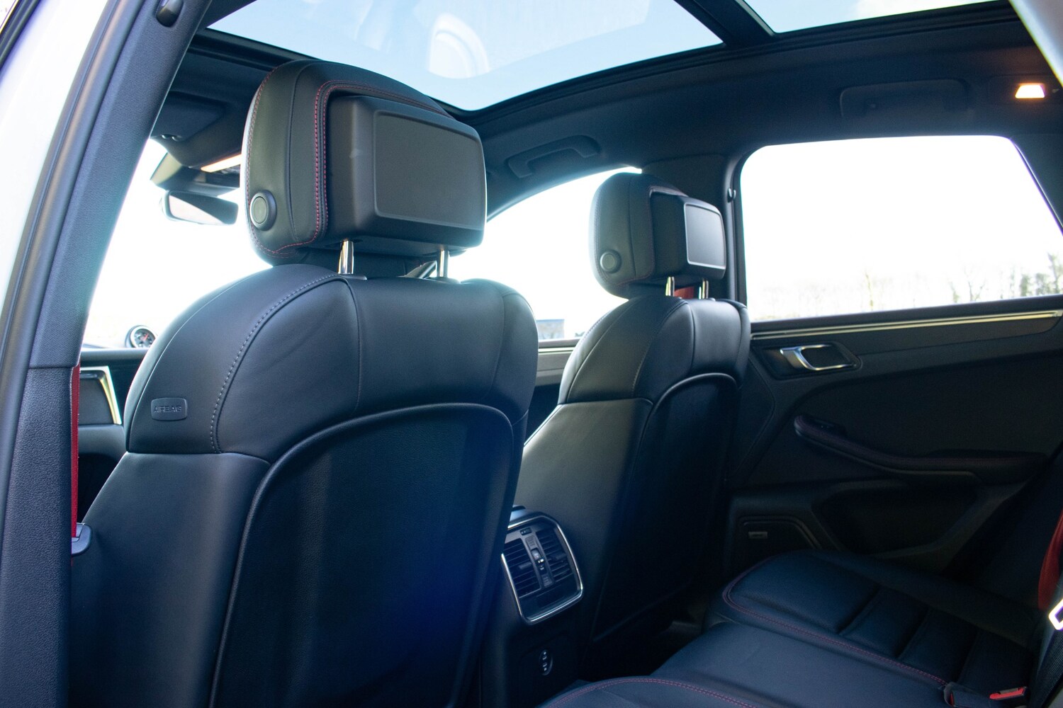 Used Porsche Macan 2020 for sale - 77127701: Photo 21