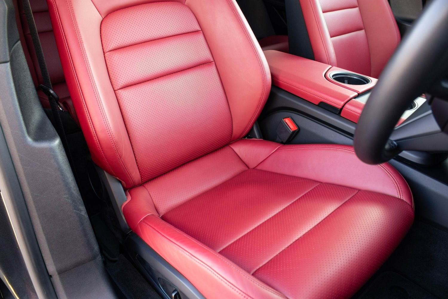 Used Porsche Taycan 2020 for sale - 77763071: Photo 16