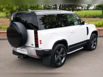 Used Land Rover Defender 2022 for sale - 79206210: Photo