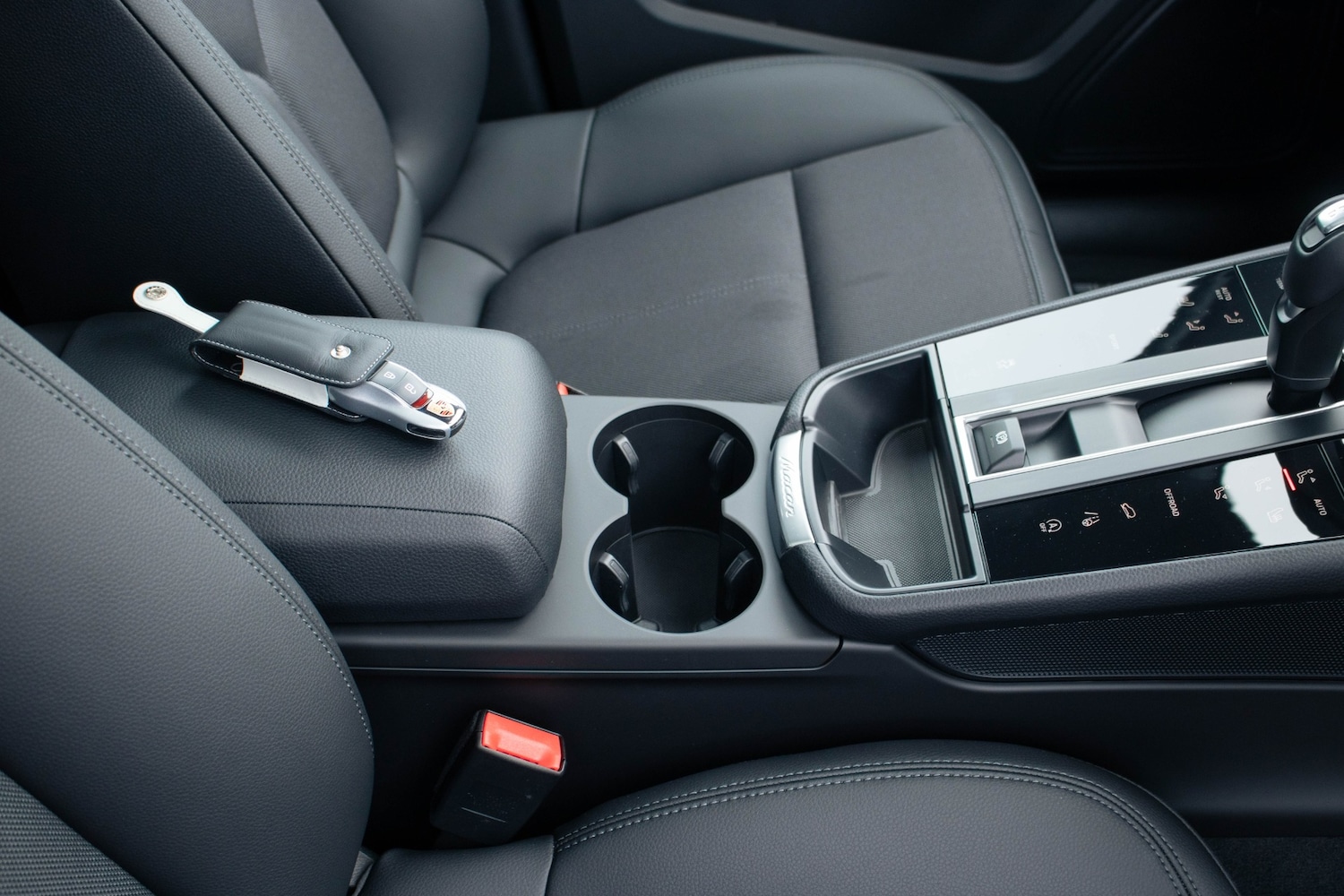 Used Porsche Macan 2024 for sale - 77555475: Photo 24