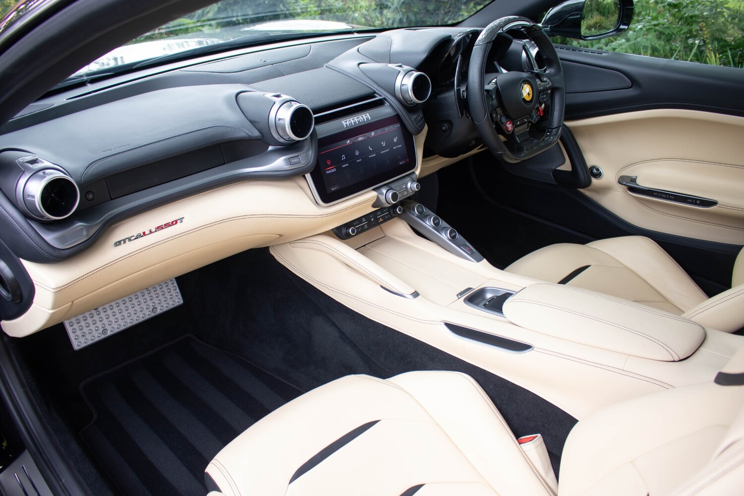 Used Ferrari GTC4Lusso 2018 for sale - 75454217: Photo 12