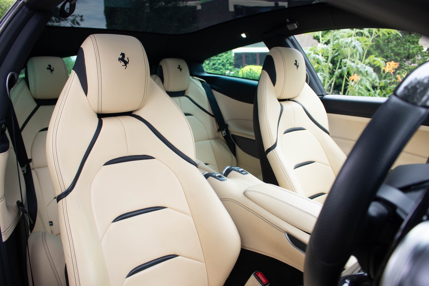 Used Ferrari GTC4Lusso 2018 for sale - 75454217: Photo 13