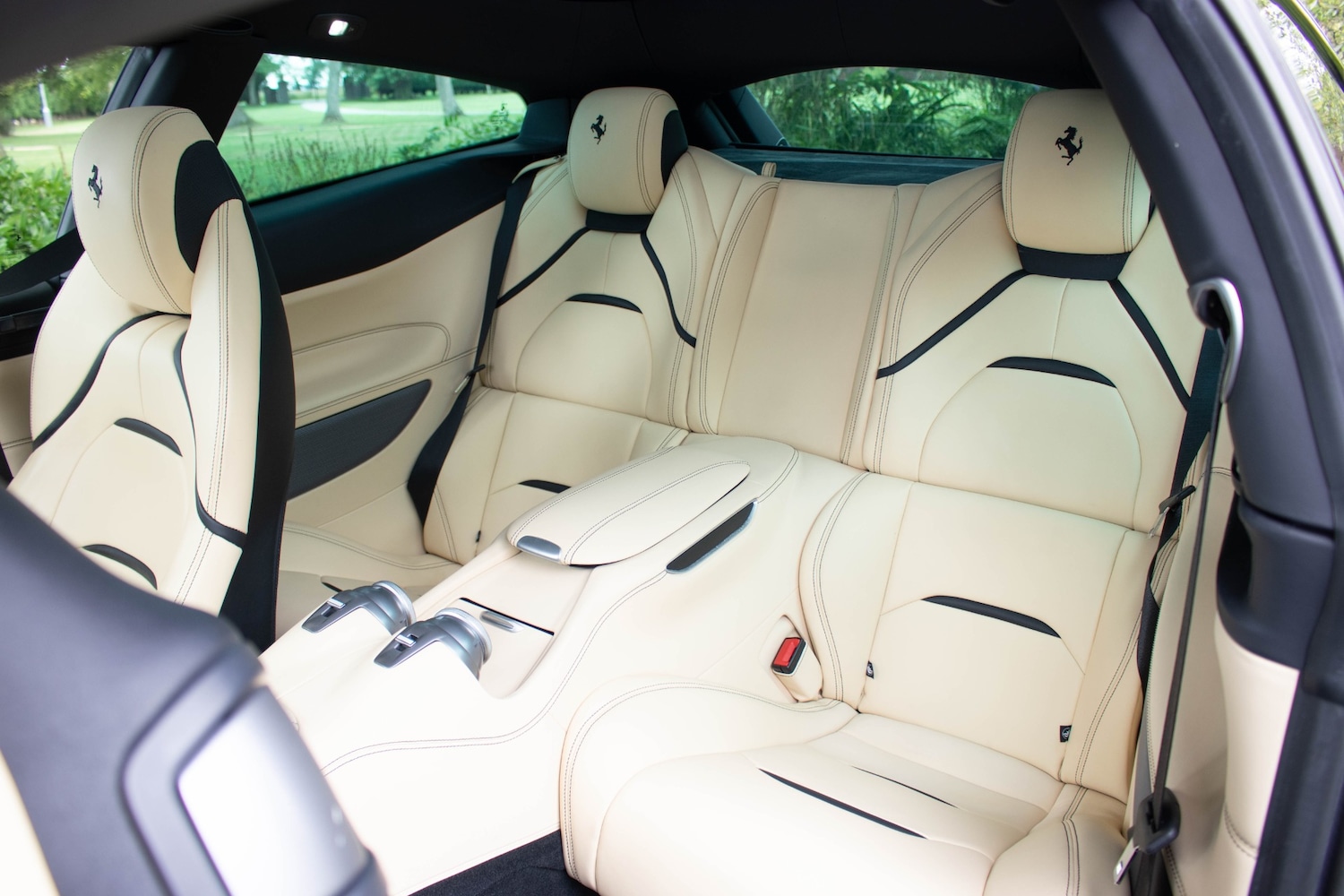 Used Ferrari GTC4Lusso 2018 for sale - 75454217: Photo 16