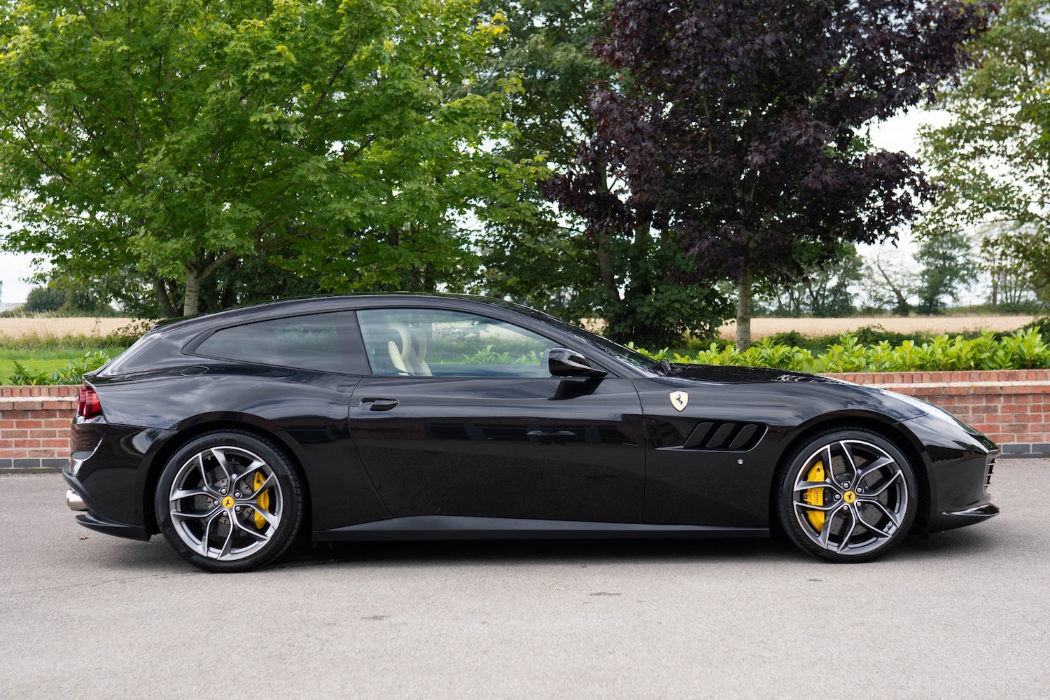 Used Ferrari GTC4Lusso 2018 for sale - 75454217: Photo 6