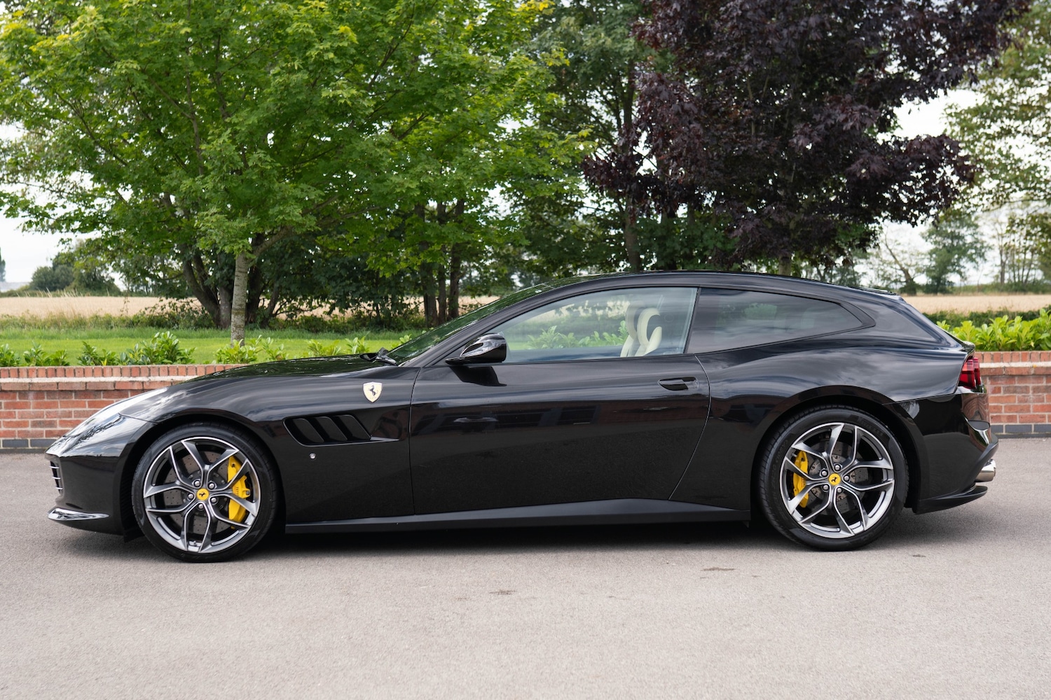 Used Ferrari GTC4Lusso 2018 for sale - 75454217: Photo 7