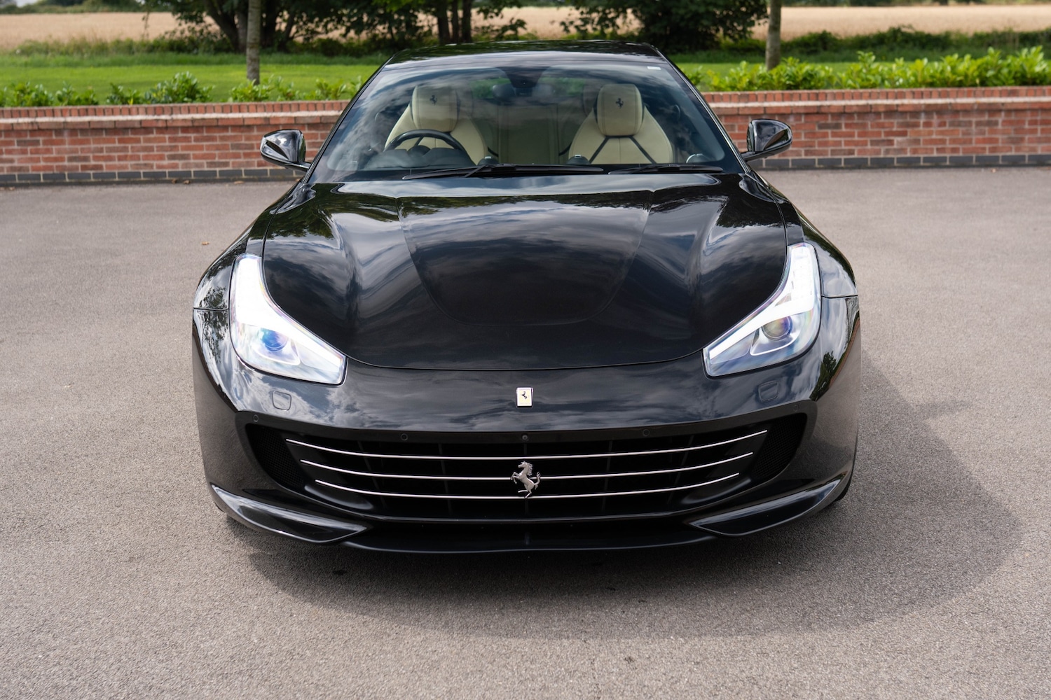 Used Ferrari GTC4Lusso 2018 for sale - 75454217: Photo 8