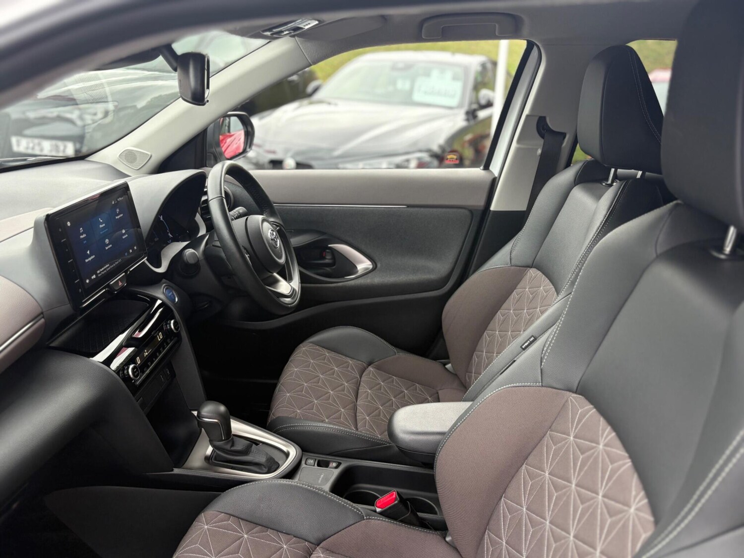 Used Toyota Yaris Cross 2022 for sale - 76094340: Photo 76