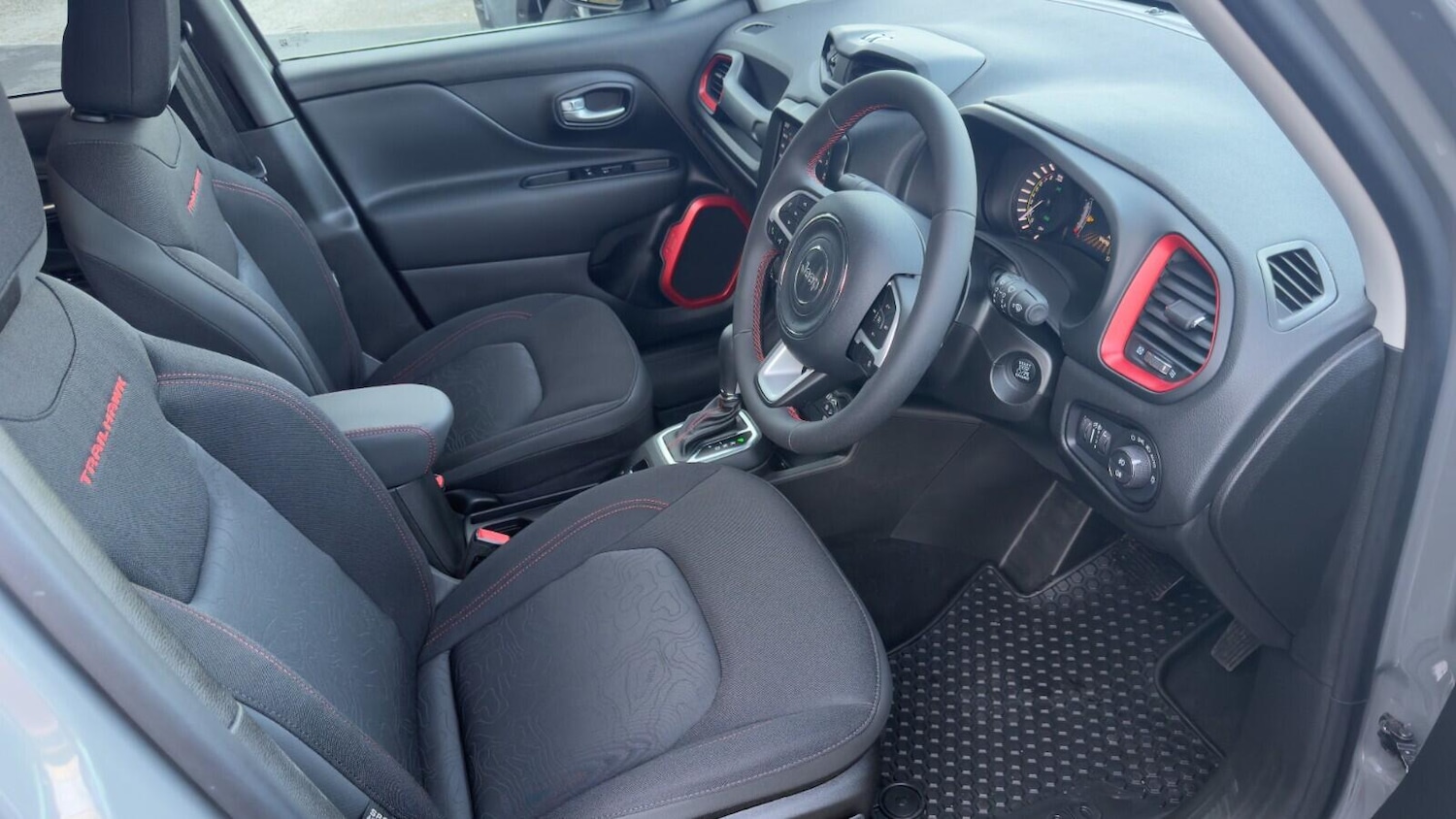 Used Jeep Renegade 2025 for sale - 76573708: Photo 18