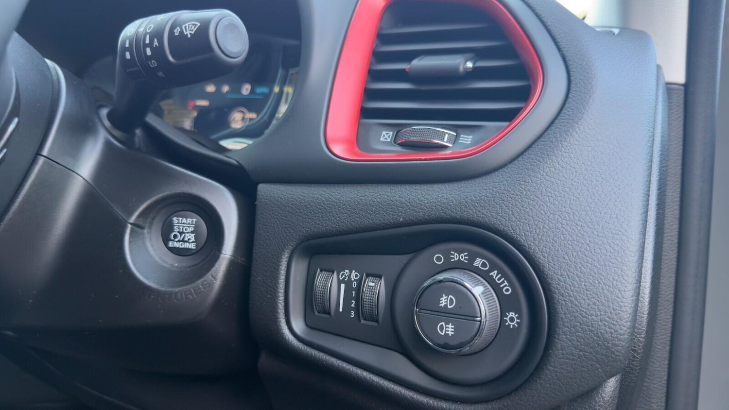 Used Jeep Renegade 2025 for sale - 76573708: Photo 21