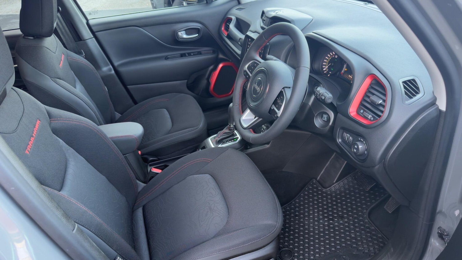 Used Jeep Renegade 2025 for sale - 76573708: Photo 46