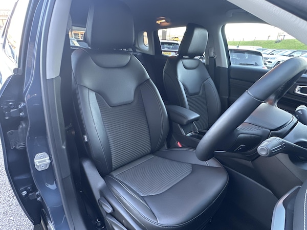 Used Jeep Compass 2024 for sale - 75825861: Photo 14