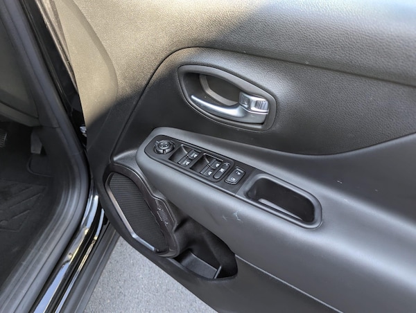 Used Jeep Renegade 2021 for sale - 75825720: Photo 67