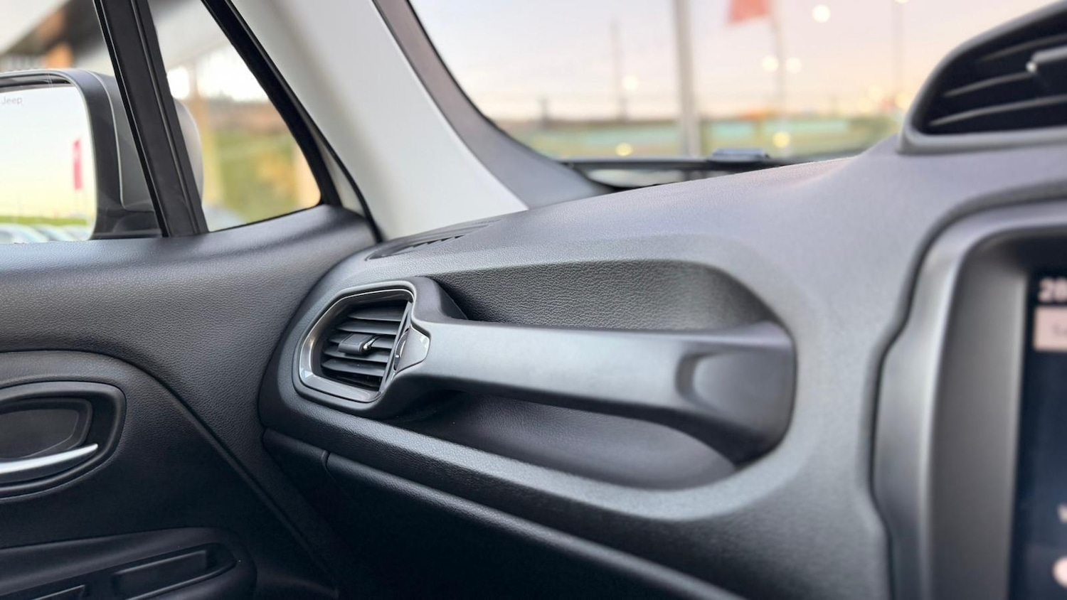 Used Jeep Renegade 2019 for sale - 76597138: Photo 64