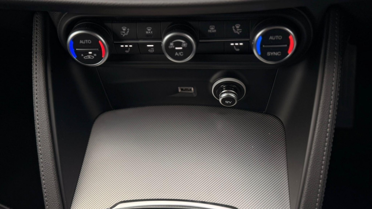 Used Alfa Romeo Stelvio 2022 for sale - 76976679: Photo 58