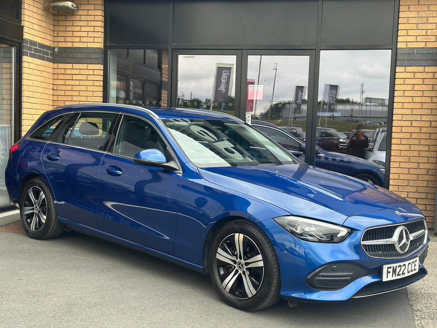 Used Mercedes-Benz C-Class 2022 for sale - 76158930: Photo 2
