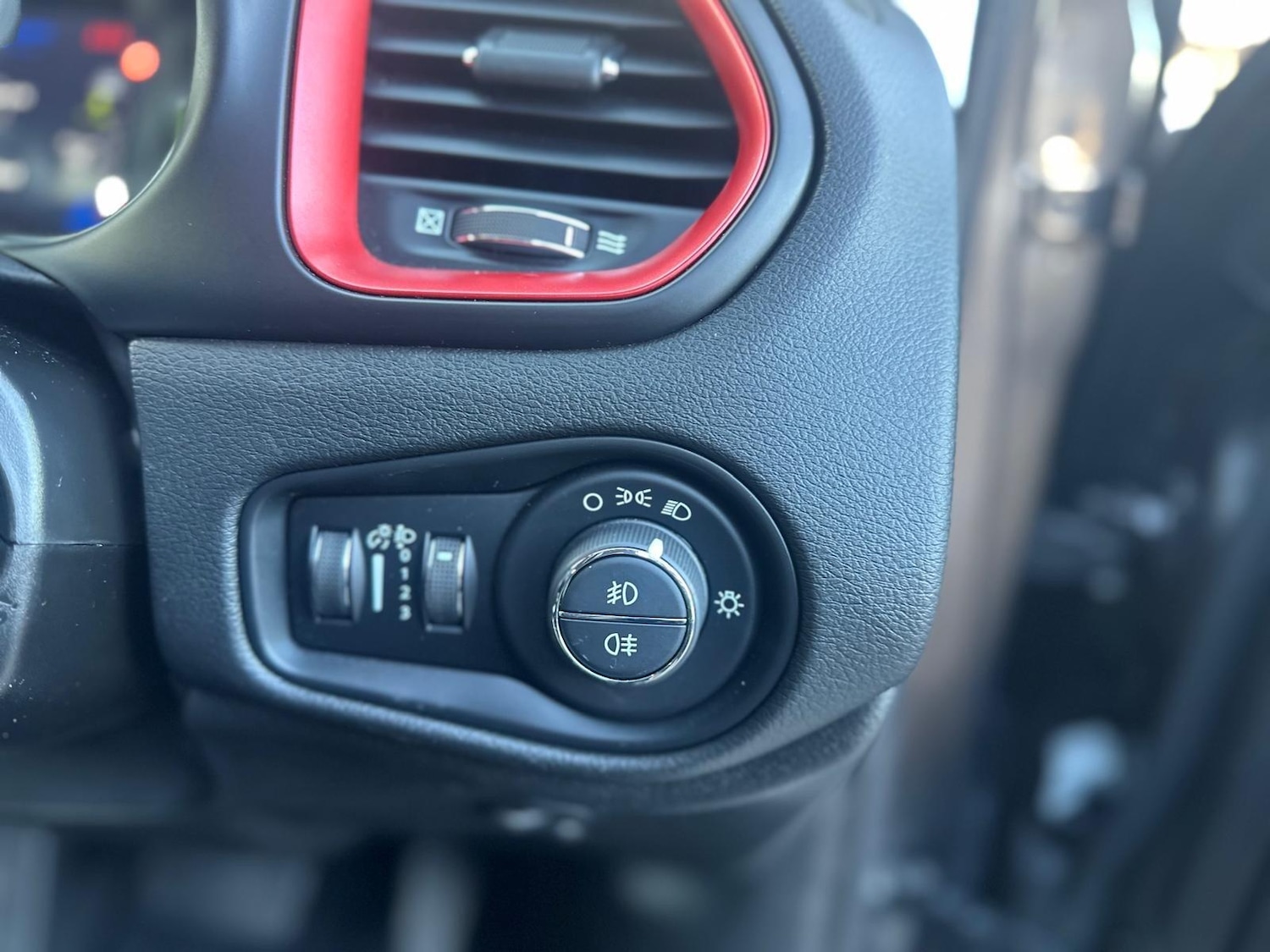 Used Jeep Renegade 2021 for sale - 76380612: Photo 25