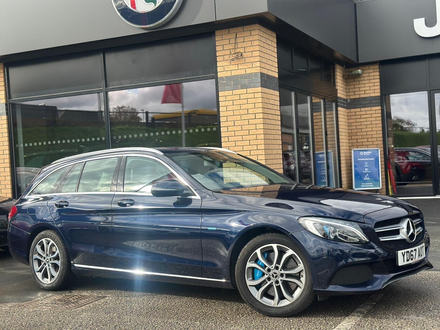 Used Mercedes-Benz C Class 2017 for sale - 76326629: Photo 46