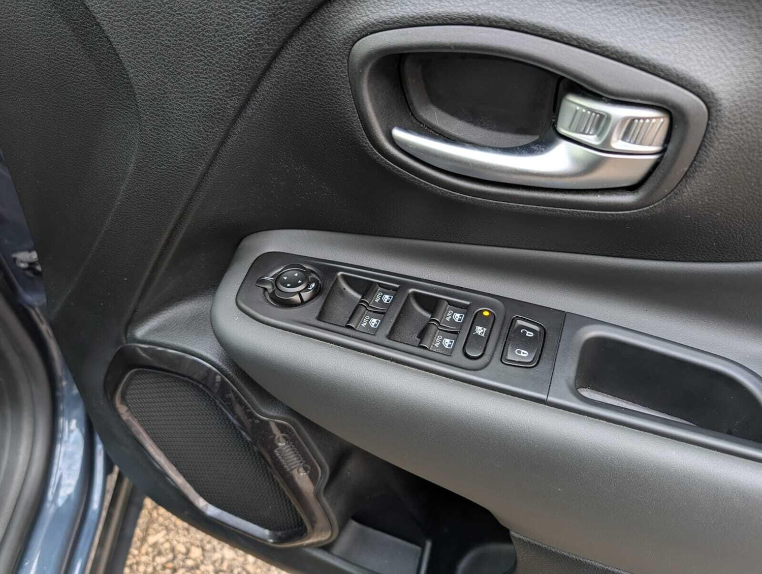 Used Jeep Renegade 2023 for sale - 76898672: Photo 37