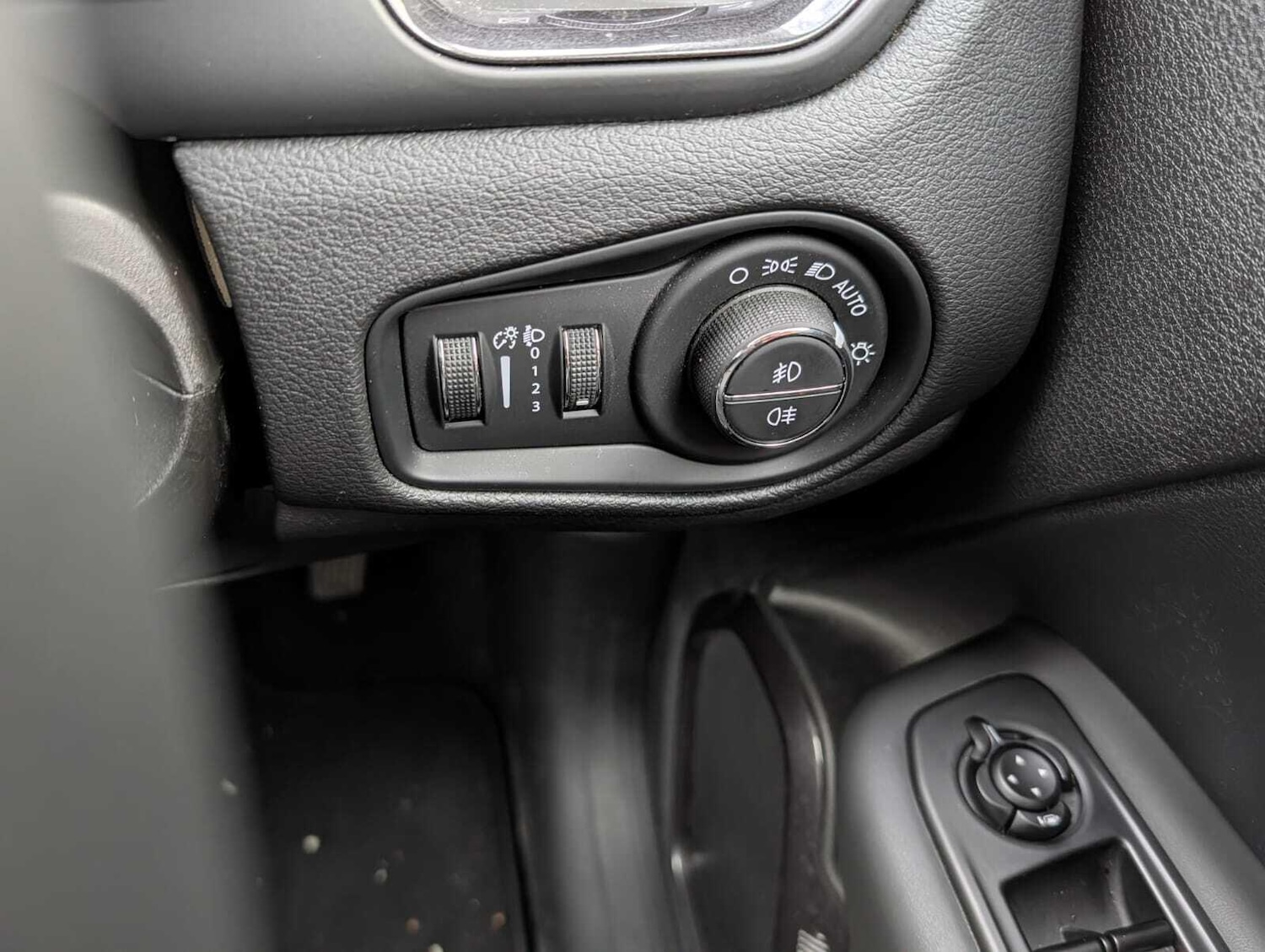 Used Jeep Renegade 2023 for sale - 76898672: Photo 38