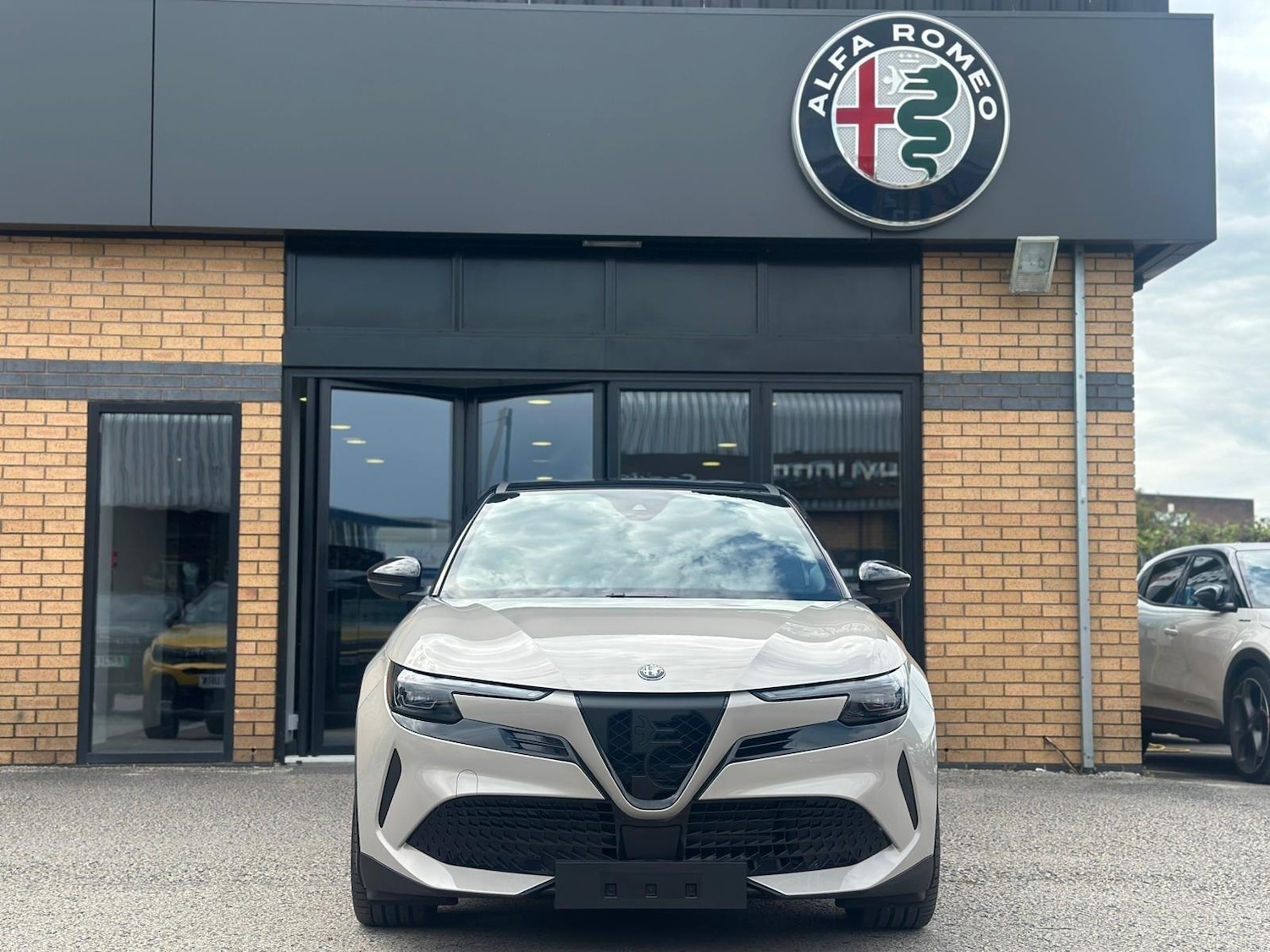 Used Alfa Romeo Junior 2025 for sale - 76109088: Photo 2