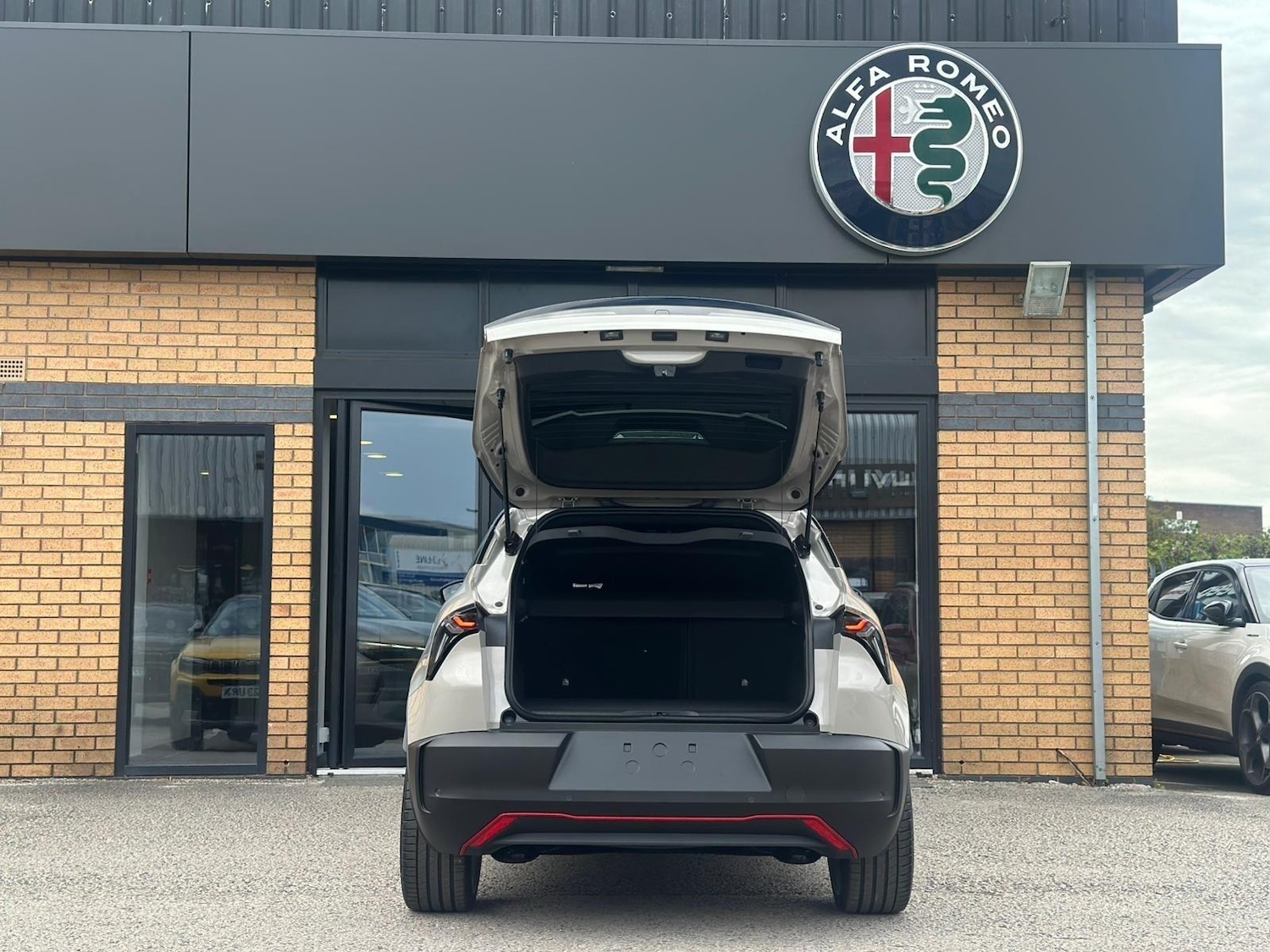 Used Alfa Romeo Junior 2025 for sale - 76109088: Photo 4