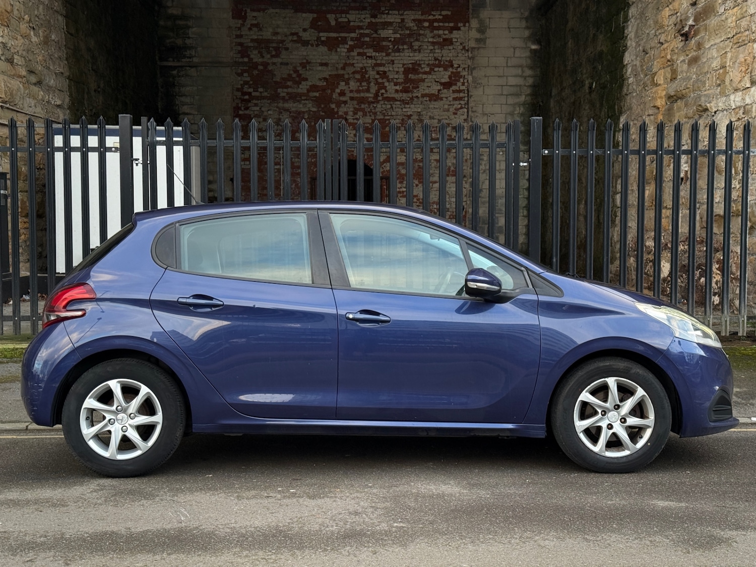 Used Peugeot 208 2016 for sale - 77888349: Photo 6