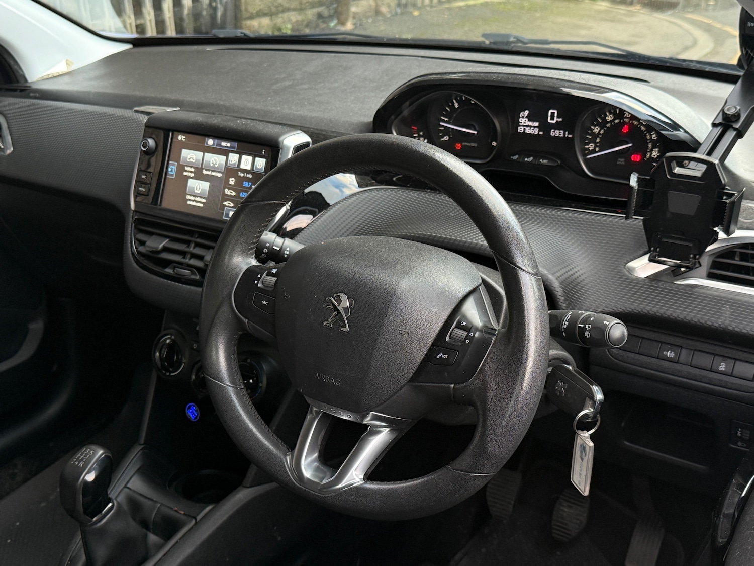 Used Peugeot 208 2016 for sale - 77888349: Photo 9