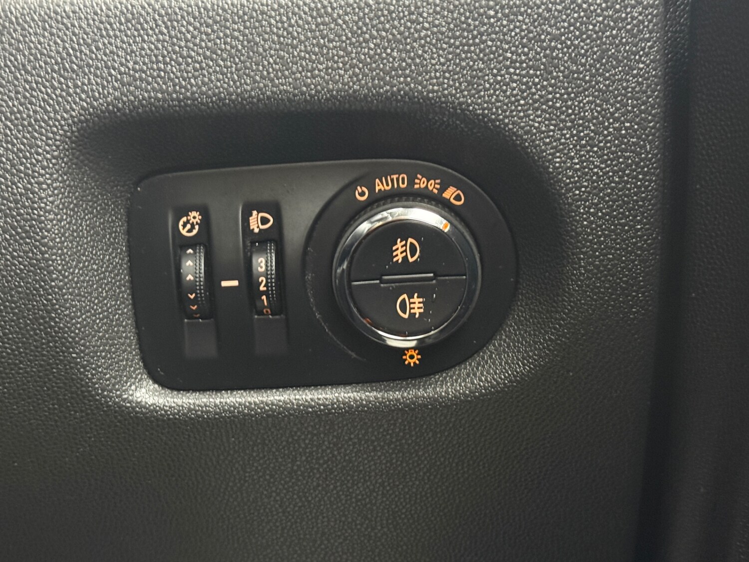 Used Vauxhall Corsa 2011 for sale - 77454628: Photo 21