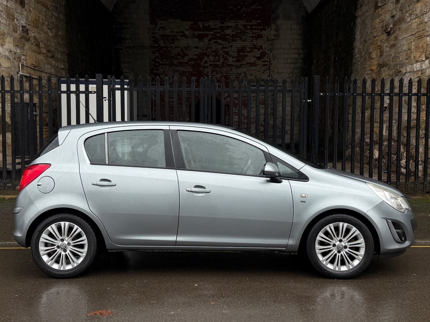 Used Vauxhall Corsa 2011 for sale - 77454628: Photo 6