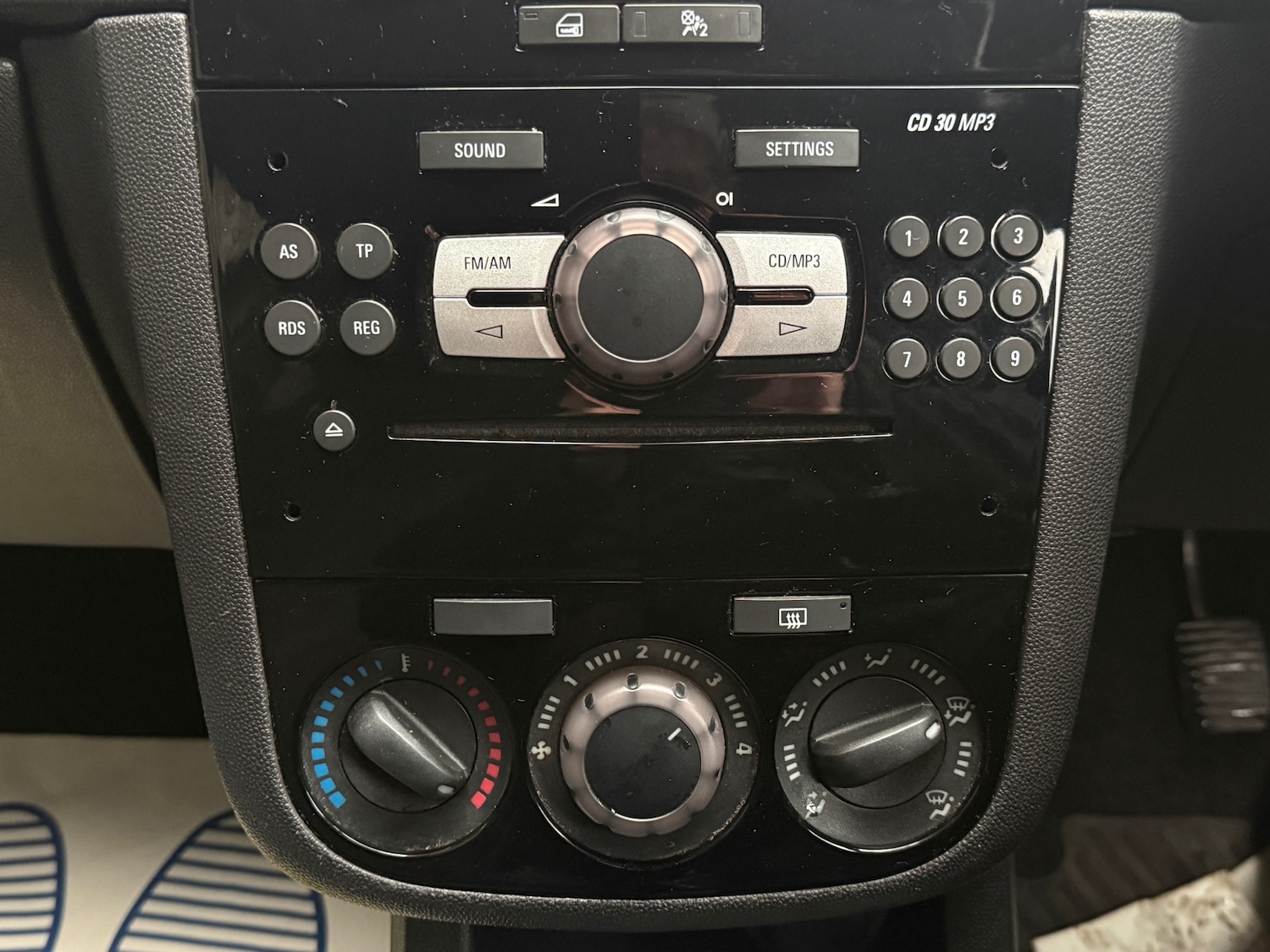 Used Vauxhall Corsa 2012 for sale - 77454296: Photo 16